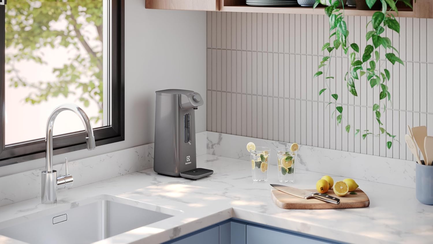 Electrolux Purificador de Água Natural Filtro Refil Compacto Tecnologia Acqua Pure Alta Filtragem 6 meses 3000 litros Design Moderno PN10X não necessita energia fixação na parede ou mesa/balcão